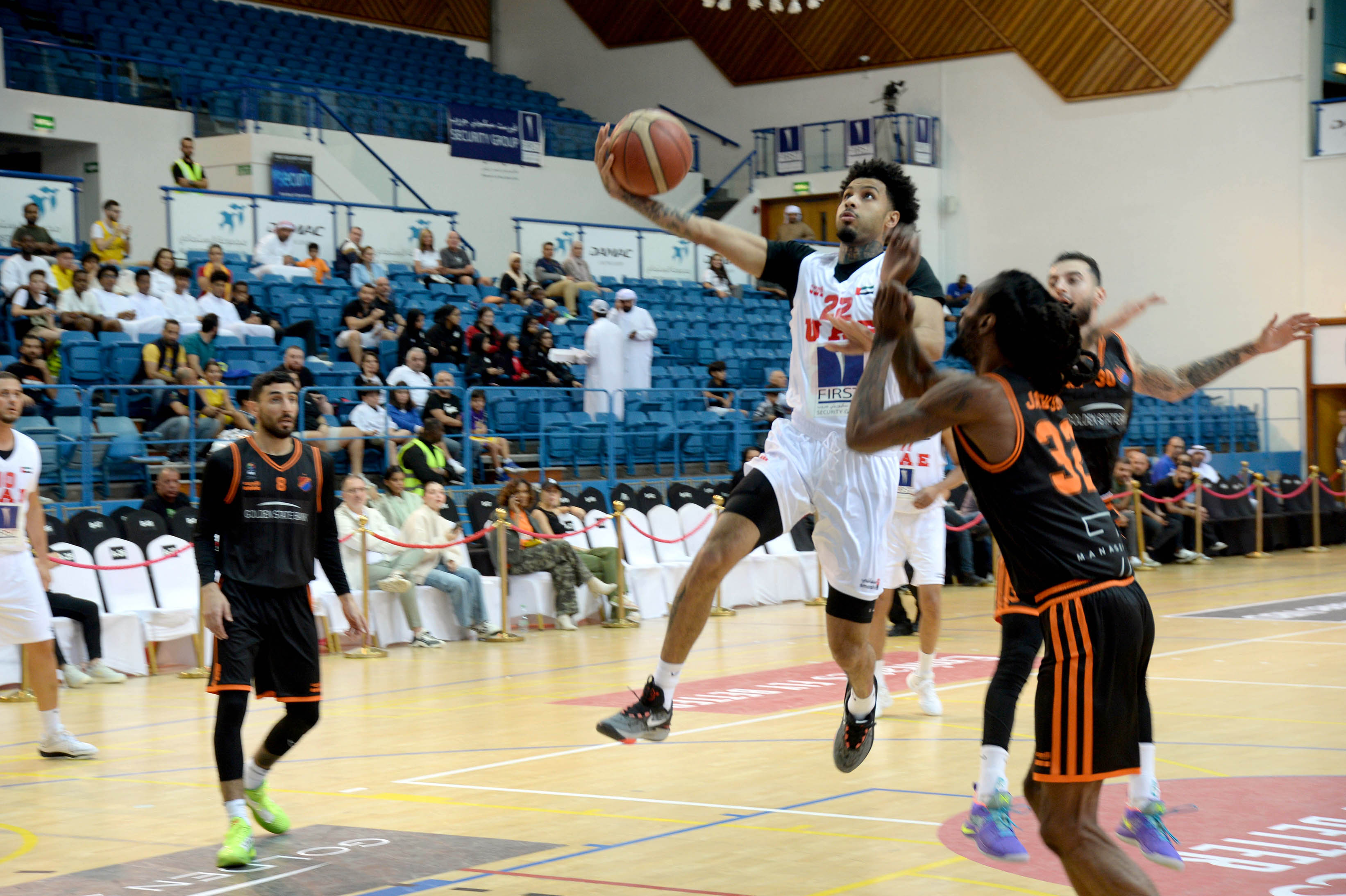 منتخب السلة الإماراتي يعزز صفوفه بمحترفين استعداداً لبطولة دبي الدولية