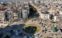 الصورة: توقيف 21 شخصا على صلة بحكم الأسد في اللاذقية بعد أعمال عنف