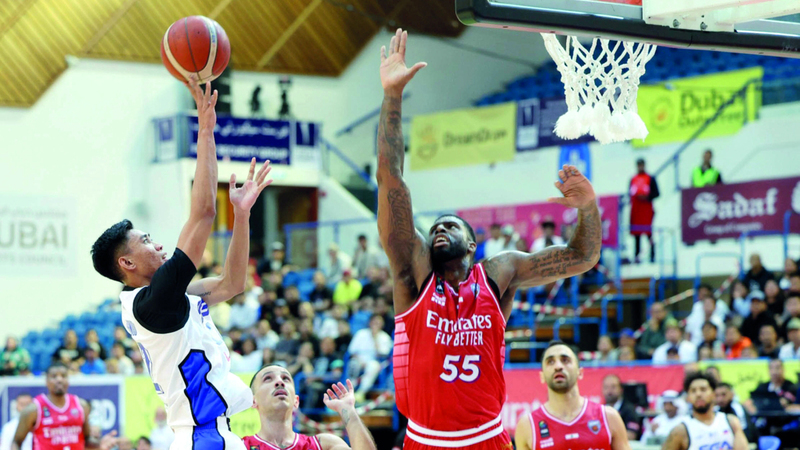 جانب من لقاء فريق بيروت اللبناني وسترونغ غروب الفلبيني. تصوير: سالم خميس