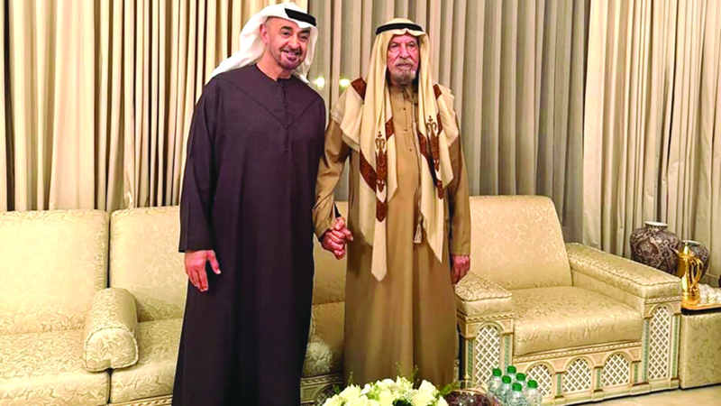 رئيس الدولة خلال زيارة أحمد خليفة السويدي. وام