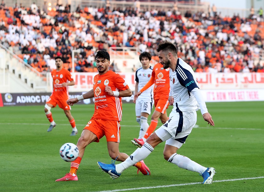 مستفيداً من أخطاء إيفكوفيتش.. عجمان يهزم الوحدة