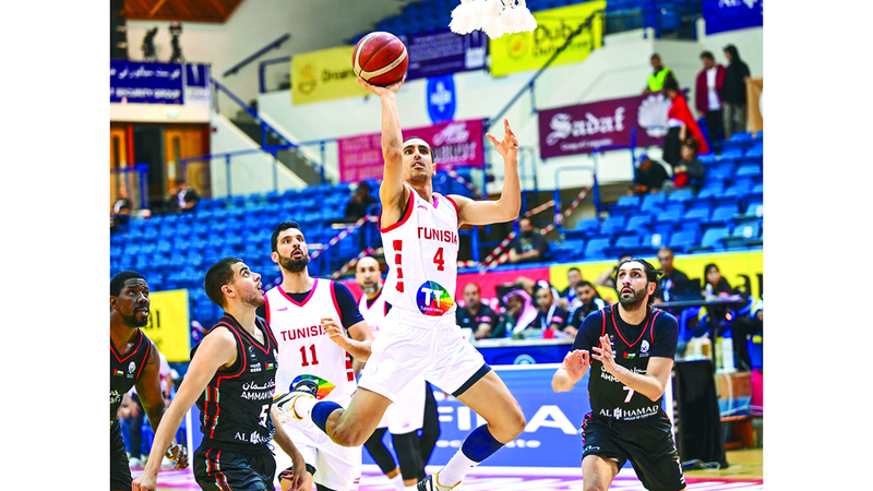 4 لاعبين يتنافسون على جوائز «الأفضل» في «سلة دبي»