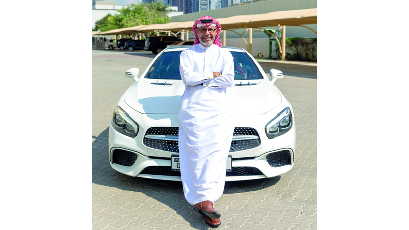 الدكتور عمار خاض غمار تجربته الجديدة لرؤية دبي بعيون الآخرين.  تصوير: دينيس مالاري