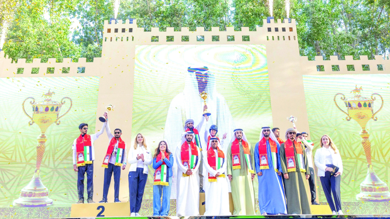 جانب من تتويج الفائزين. من المصدر