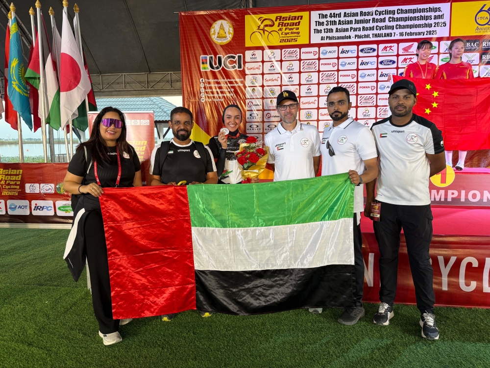 بطلة الإمارات صفية الصايغ تتقلد الفضة في بطولة آسيا للدراجات