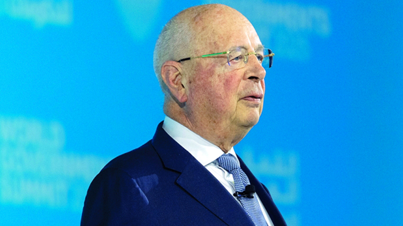 كلاوس شواب: 50% من الوظائف ستتأثر خلال السنوات الـ10 المقبلة، بفعل التحولات العالمية الكبرى.