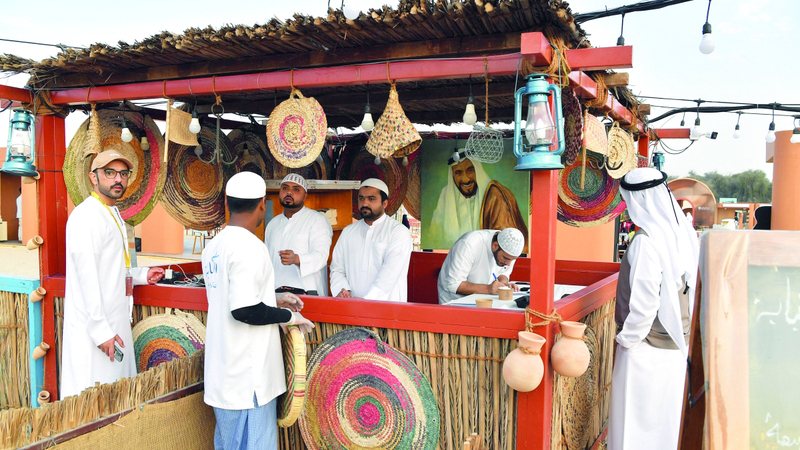 أجواء عابقة بالتراث وما تحمله الأحياء الإماراتية  من هوية خاصة شهدتها انطلاقة الدورة الثالثة  من مهرجان الفرجان. تصوير: نجيب محمد