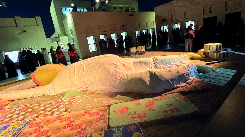 أعمال الفنانين شكلت دعوة صريحة إلى استكشاف عالم الأحلام من خلال وسائط متنوعة تقدّم تجارب فنية جديدة وغير مألوفة. الإمارات اليوم