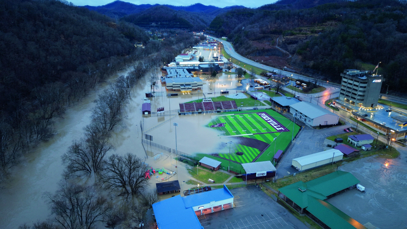صورة جوية لإحدى المناطق المتضررة من الفيضانات في ولاية كنتاكي. رويترز