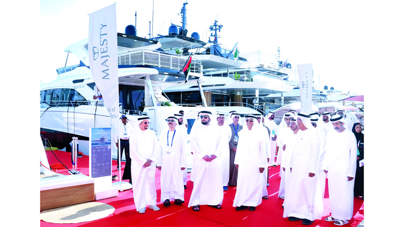 أحمد بن محمد خلال افتتاح معرض دبي العالمي للقوارب. من المصدر