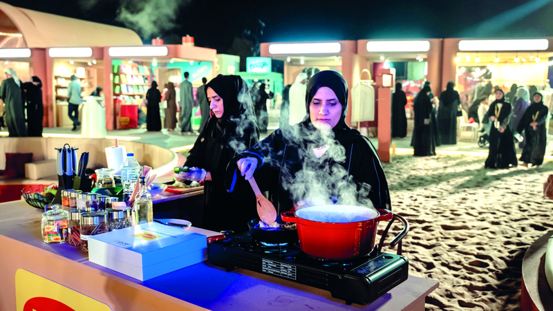 المشاركون في المسابقة استعرضوا أطباقهم أمام لجنة تحكيم متخصصة.  من المصدر