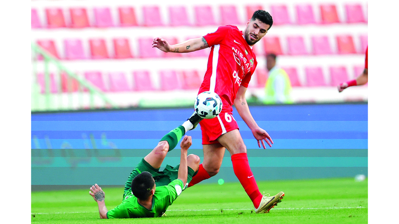 شباب الأهلي يتقدم 7 خطوات نحو اللقب.. والشارقة يتراجع