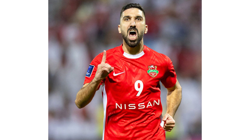 لاعب شباب الأهلي مؤنس دبور. من المصدر