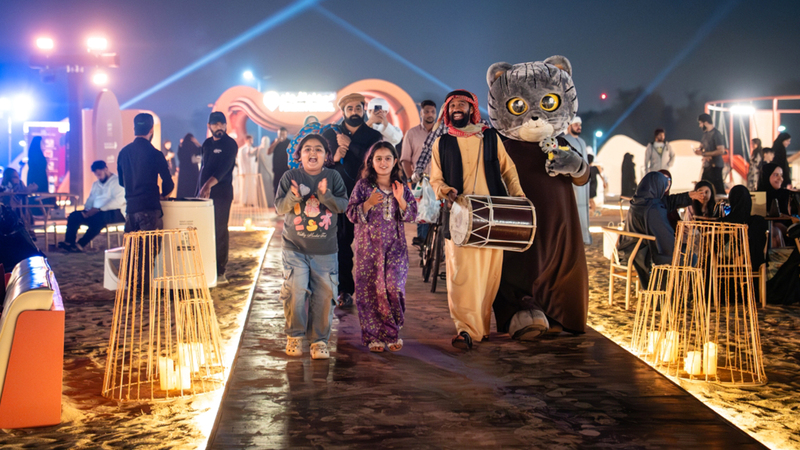 فعالية «بوطبيلة بين الفرجان» تنشر الفرح خلال المهرجان. من المصدر