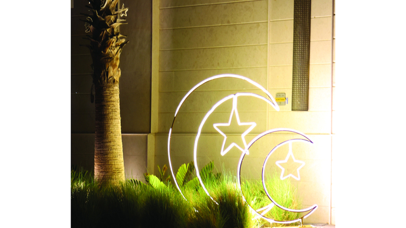 ديكورات الشهر الفضيل تزين أحد بيوت دبي. تصوير: زافيير ويلسون