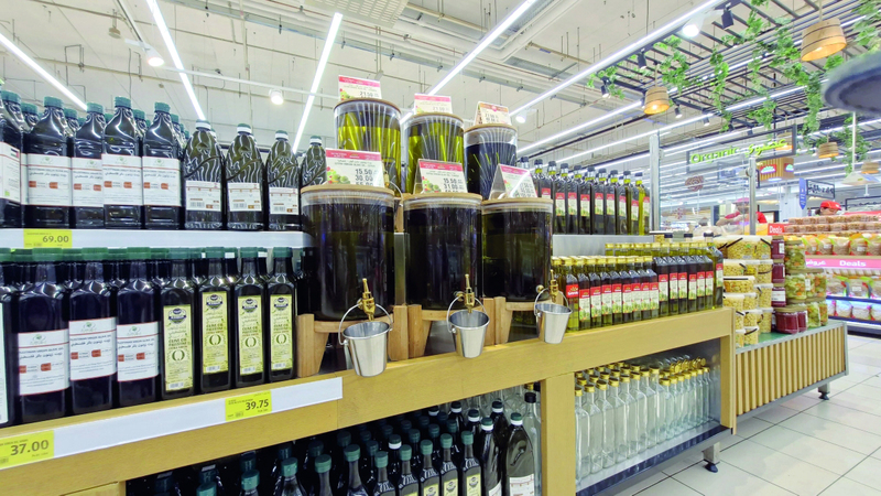 تنوع كبير في أنواع زيوت الطعام ومصدرها النباتي. تصوير: إريك أرازاس