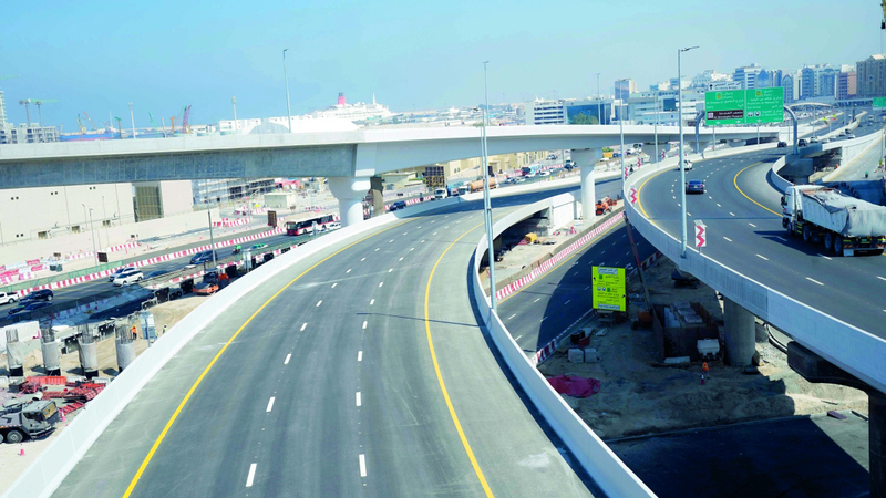 الجسر الجديد يوفر انسيابية في الحركة المرورية من جسر إنفينيتي باتجاه شارع الشيخ راشد. من المصدر