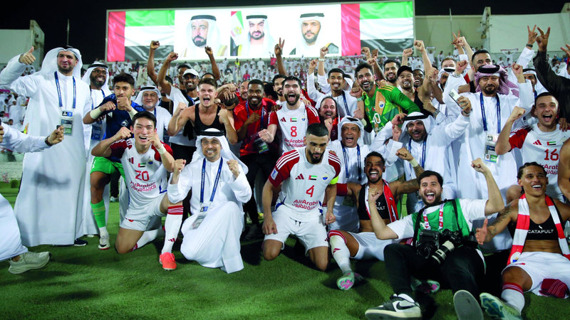 أسرة نادي الشارقة تحتفل بالتأهل القاري الكبير. تصوير: سالم خميس