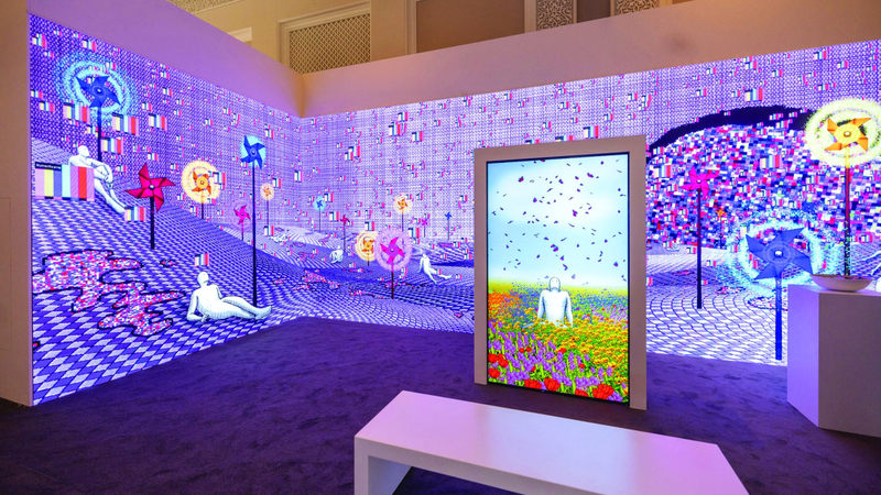 الأعمال المشاركة في المعرض حملت الكثير من التجارب التي تقوم على استخدام وسائط متعددة. تصوير: يماني العفاري