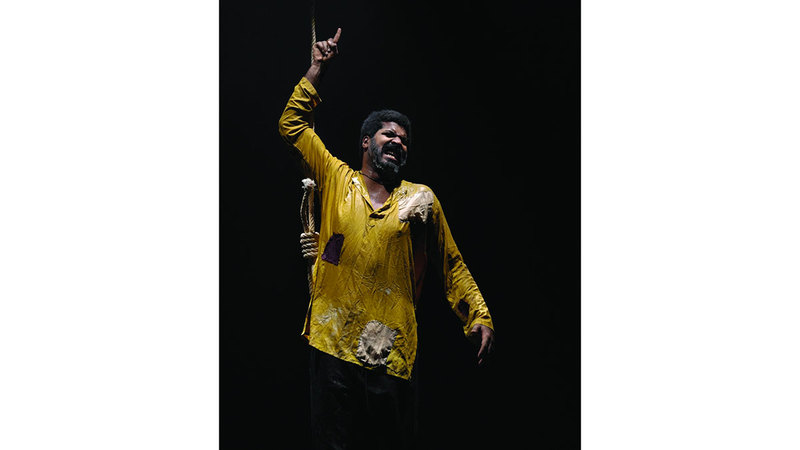 عرض «متر في متر» وضع هشاشة الإنسان أمام القوة الغاشمة. من المصدر