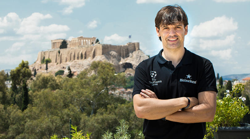 نجم ريال مدريد السابق ينجو من الموت.. "احذروا السفر المتكرر"!