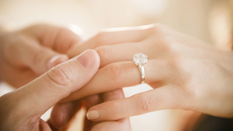 الفحوص تحافظ على الصحة العامة عبر الكشف عن الأمراض المُعدية والوراثية والتعامل معها. من المصدر