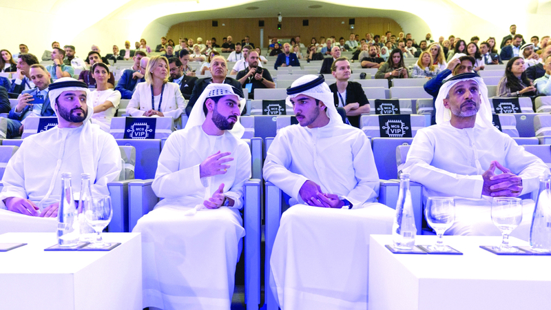 محمد بن راشد بن محمد بن راشد خلال حضوره قمة «الآلات يمكنها أن ترى». من المصدر