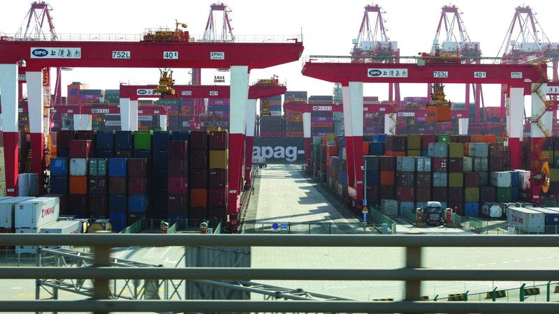 الولايات المتحدة تشتري أكثر مما تبيع لبعض الدول الآسيوية ذات الدخل المنخفض والمتوسط. رويترز