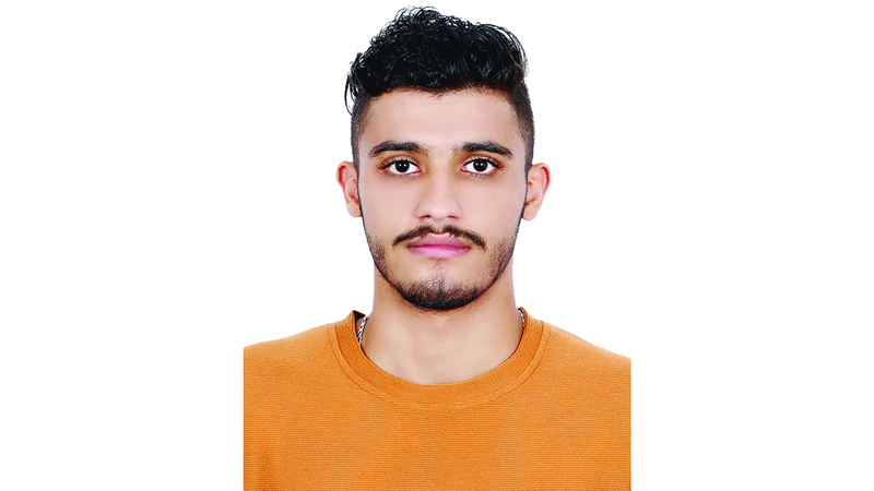 الطالب خالد محمد: أستخدم الذكاء الاصطناعي في إعداد الأبحاث والواجبات، لأوفر الوقت ويساعدني على الفهم.