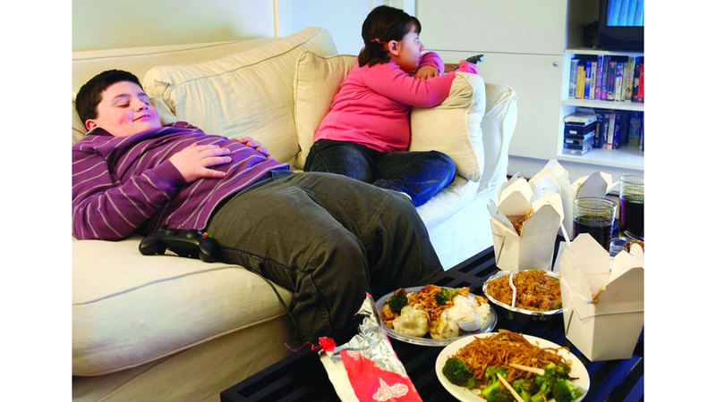 السمنة تهدد الصغار باضطرابات الأكل ومشكلات نفسية. أرشيفية