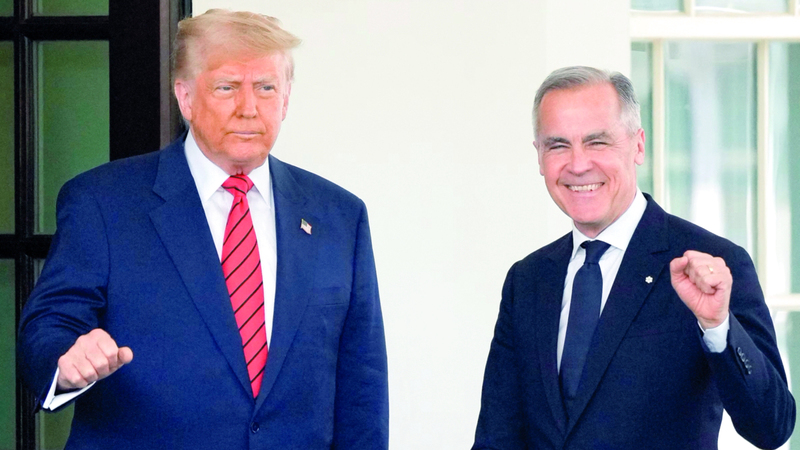 ترامب أثناء لقائه رئيس الوزراء الكندي الجديد في البيت الأبيض الأسبوع الماضي. رويترز