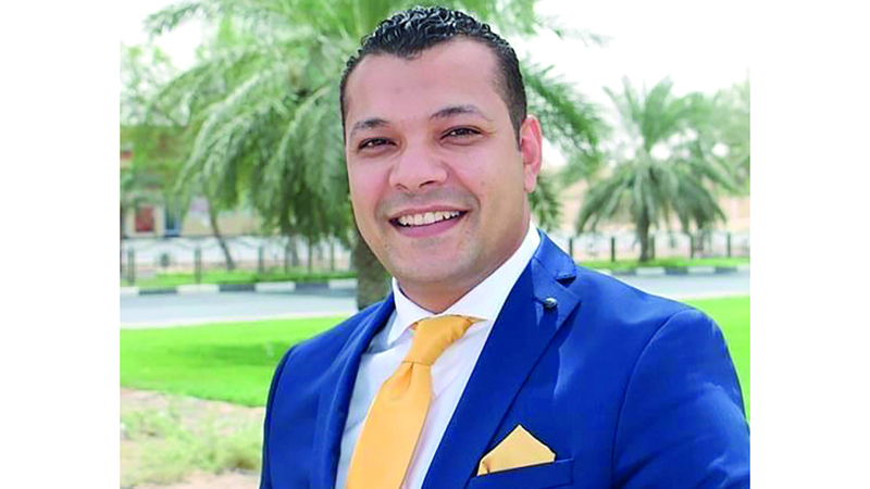 تامر أبوبكر: شهادة الراتب مستند رسمي تكتفي به بعض البنوك، إلى جانب مستندَي الهوية والإقامة السارية.