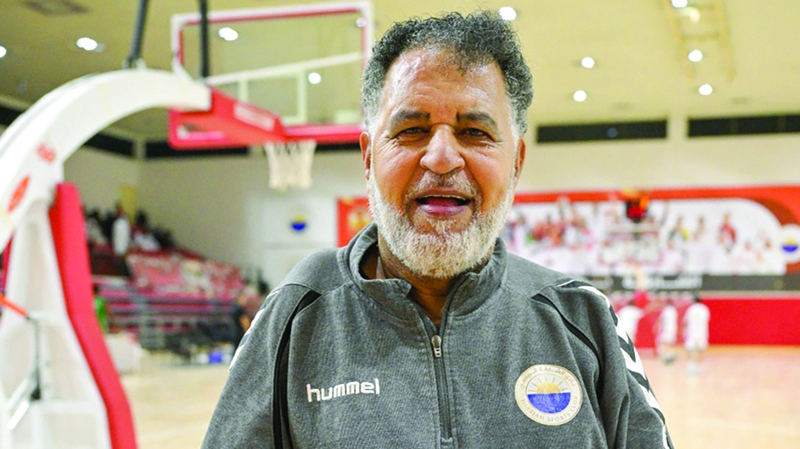 صلاح السيد: عشقي للساحرة المستديرة، ونجومية لاعبي الشارقة منذ الجيل الذهبي، وراء جذبي للوجود في المدرجات.