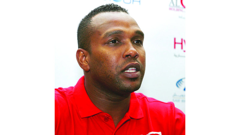 معتز عبدالله: الشارقة أمام فرصة لا تُعوّض لكتابة تاريخ جديد له وللكرة الإماراتية.