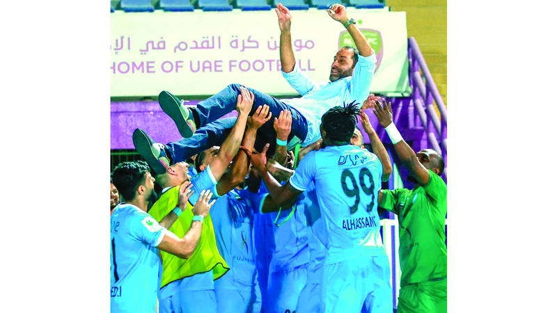 فرحة عارمة للاعبي دبا. من المصدر