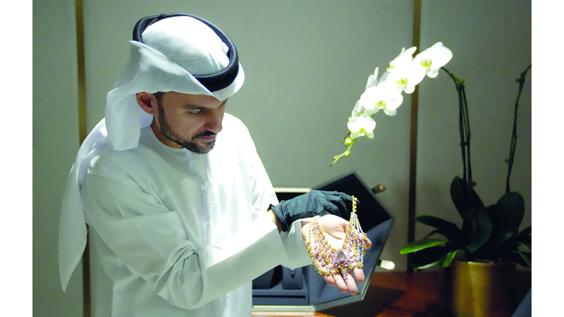 عدي الفردان أكد أن صناعة المجوهرات ليست مجرد تجارة بل علاقة إنسانية. تصوير: نهلة المنصوري