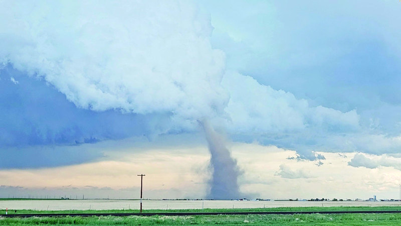 المزيج المتقلب من المكونات الجوية اللازمة لتكوين الأعاصير تكرر مراراً منذ منتصف مارس. أ.ف.ب