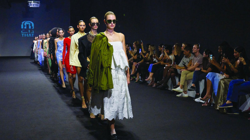 «أسبوع دبي للموضة» يُسهم في رسم مستقبل قطاع الموضة العالمي المتغيّـر باستمرار وإحداث فرق إيجابي ملحوظ. أرشيفية