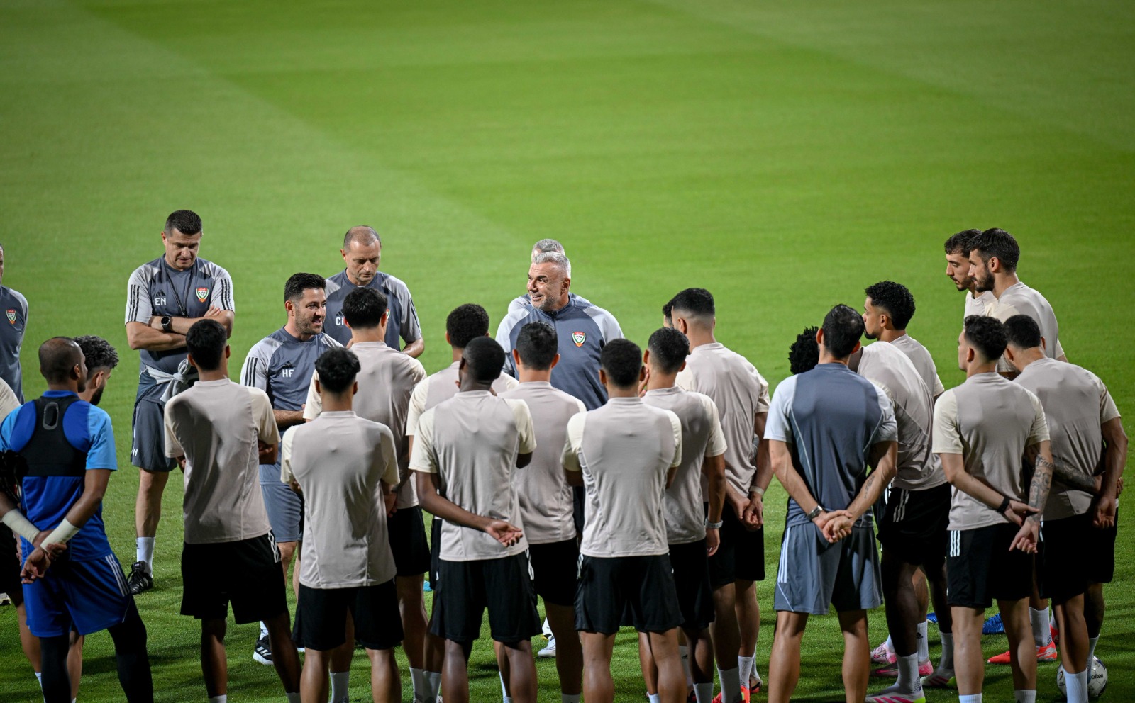 منتخب الإمارات يؤدي أول حصة تدريبية تحت قيادة المدرب كوزمين