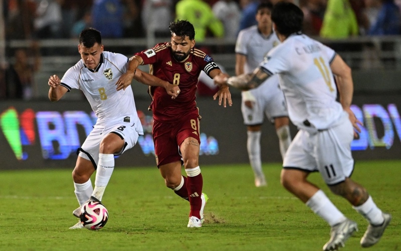 الصورة: هدف من "خطأ فادح" قد يحطم حلم دولة في الوصول إلى كأس العالم (فيديو)