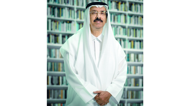 محمد أحمد المر: فخورون اليوم بما حققناه من إنجازات كبيرة ومؤثرة على مدار هذه السنوات، حيث تمكنا من الإسهام في بناء مجتمع قارئ نابض بالحياة.