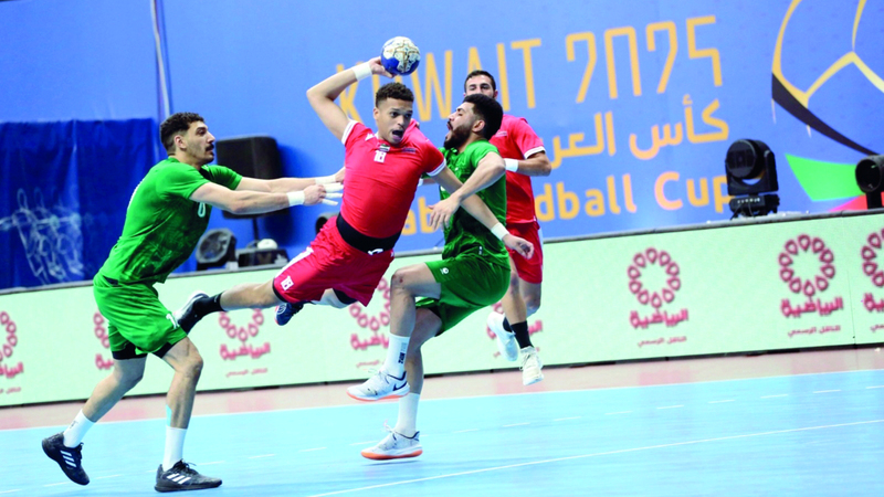 من لقاء المنتخب أمام الأخضر السعودي بكأس العرب في الكويت. من المصدر