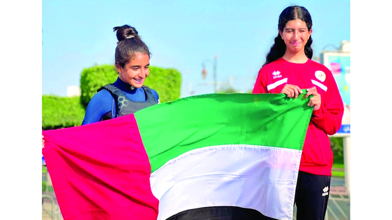 الشقيقتان مروة واليازية خلال تتويجهما بذهبية وفضية «الألعاب الخليجية». من المصدر