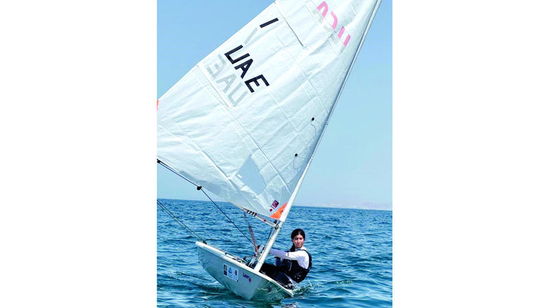 مروة الحمادي خلال مشاركاتها في بطولات الشراع الحديث. من المصدر