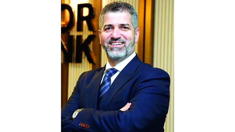 أمجد نصر: اعتياد تأجيل المدفوعات المالية يلغي فكرة الادخار، أو تحديد أولويات الإنفاق.