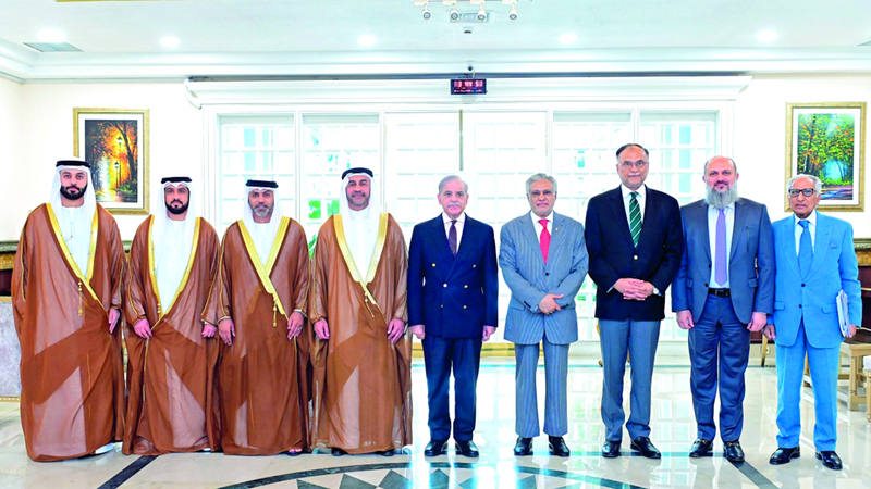 شهباز شريف خلال لقائه وفد حكومة دولة الإمارات. وام