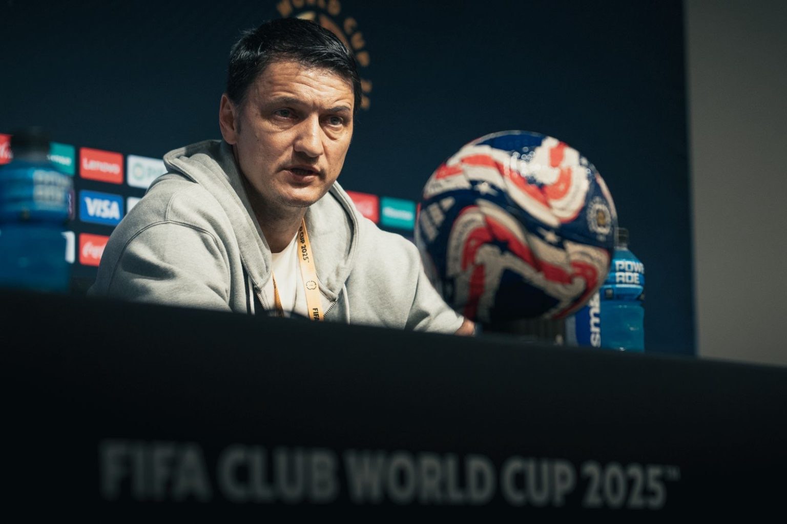 ماذا قال مدرب العين للاعبين قبل مواجهة السيتي.. «لا يهمنا المنافس»