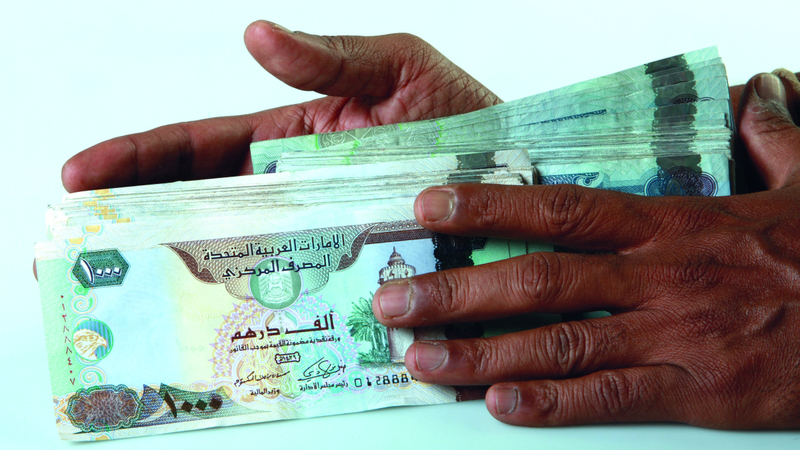 القانون يجيز منح أعضاء مجالس الإدارة مكافآت سنوية لا تتجاوز 10% من الأرباح المحققة. تصوير: أشوك فيرما