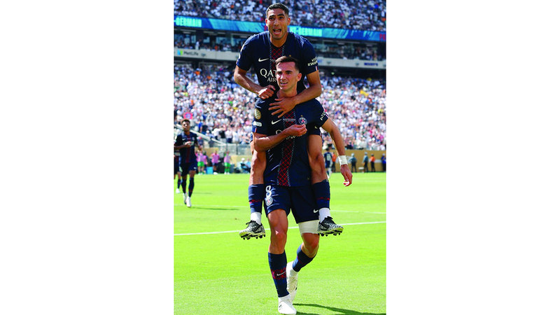 حكيمي وفابيان من أخطر أسلحة باريس «التكتيكية» على مرمى تشلسي. أ.ف.ب