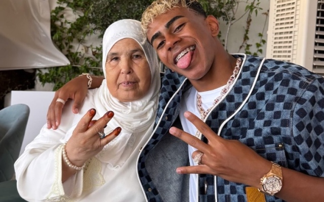 الصورة: بحضور جدته.. لامين جمال يحتفل بعيد ميلاده (صور)